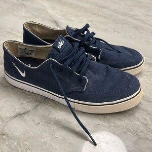 Nike Dark Blue Canvas Athletic Shoes